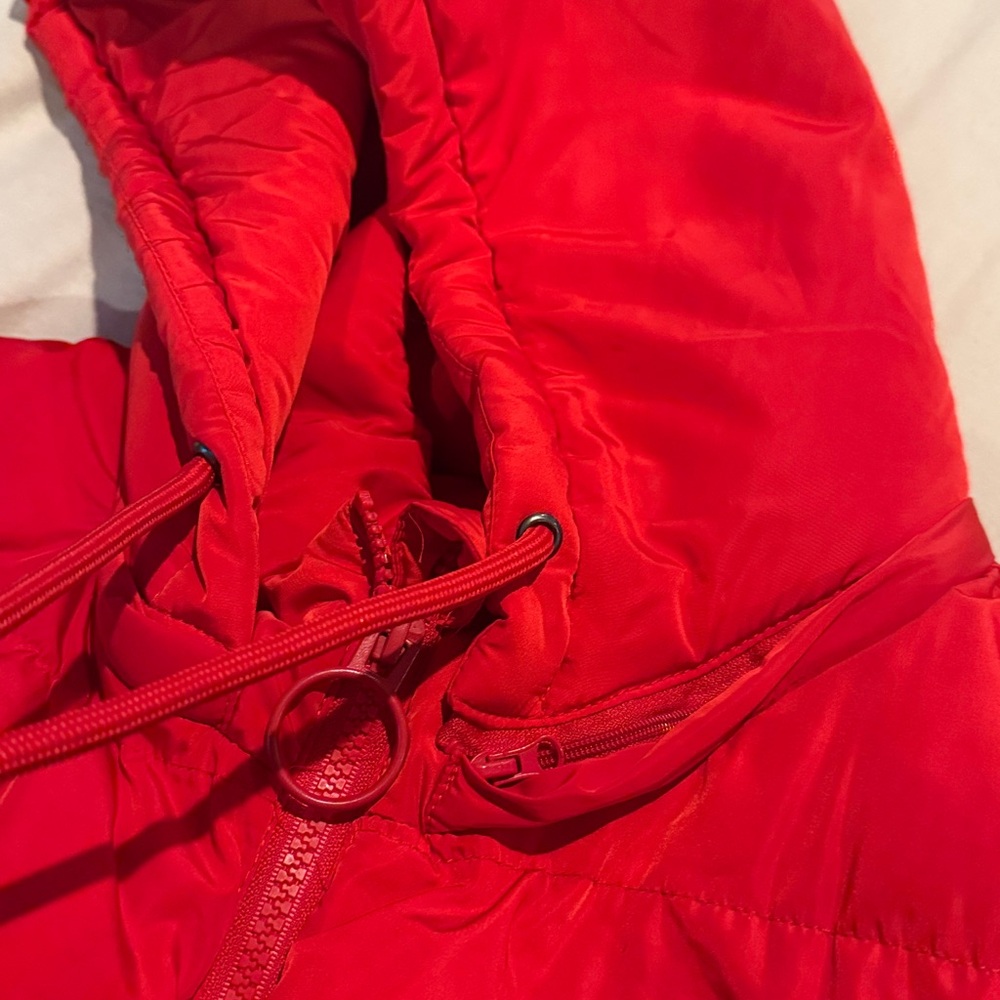 Fabletics Red Puffer Vest - Picture 7 of 7